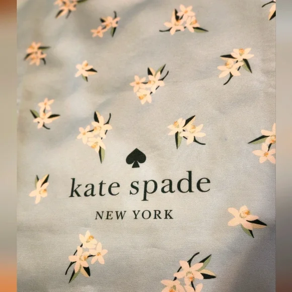 Kate Spade ♠️ Lightweight Tote - Picture 3 of 4